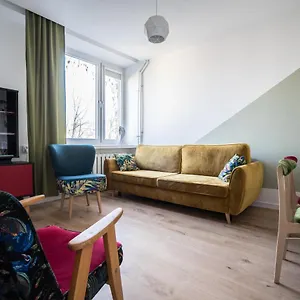 sloneczny-i-cichy-apartament-przy-starym-miescie.warsawhotelspoland.com/